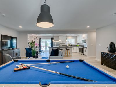 Lovely 5B/3B Home with Pool– Las Vegas Retreat