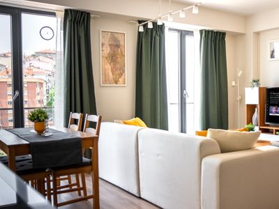 4B2 brand new flat with AC