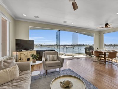Light And Airy Penthouse Overlooking Mission Bay!