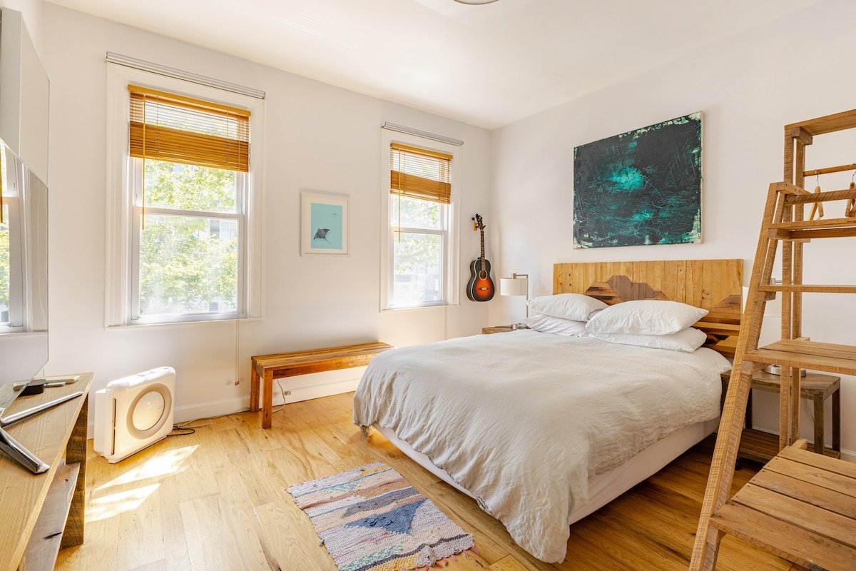 Beautiful house in the heart of Williamsburg gallery image 3