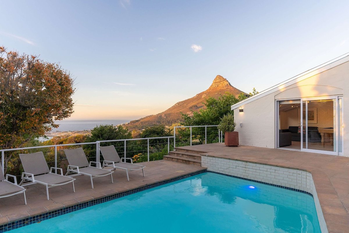 Bella Riposa – Camps Bay Fam Villa, Pool, Hot Tub gallery image 3