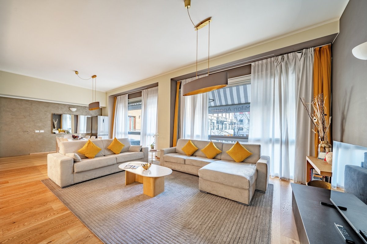 Stunning 4 Bedrooms, 10 Guests – Duomo District gallery image 2