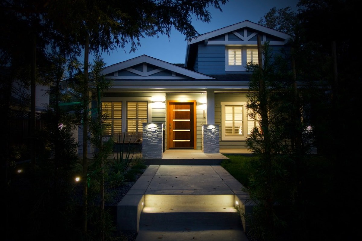 Palo Alto Modern Retreat gallery image 2