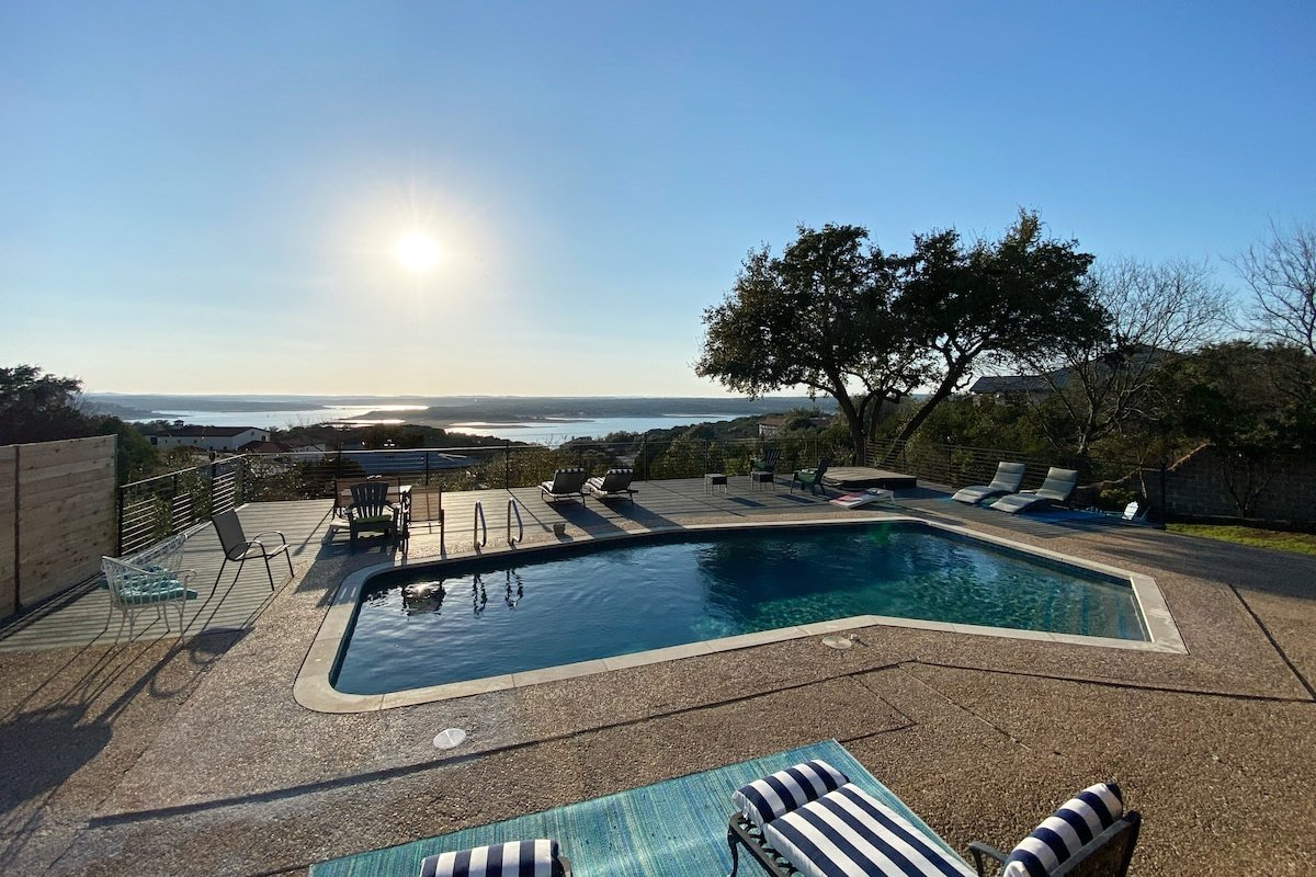 “King Of The Hill”- sunset views on Lake Travis gallery image 4