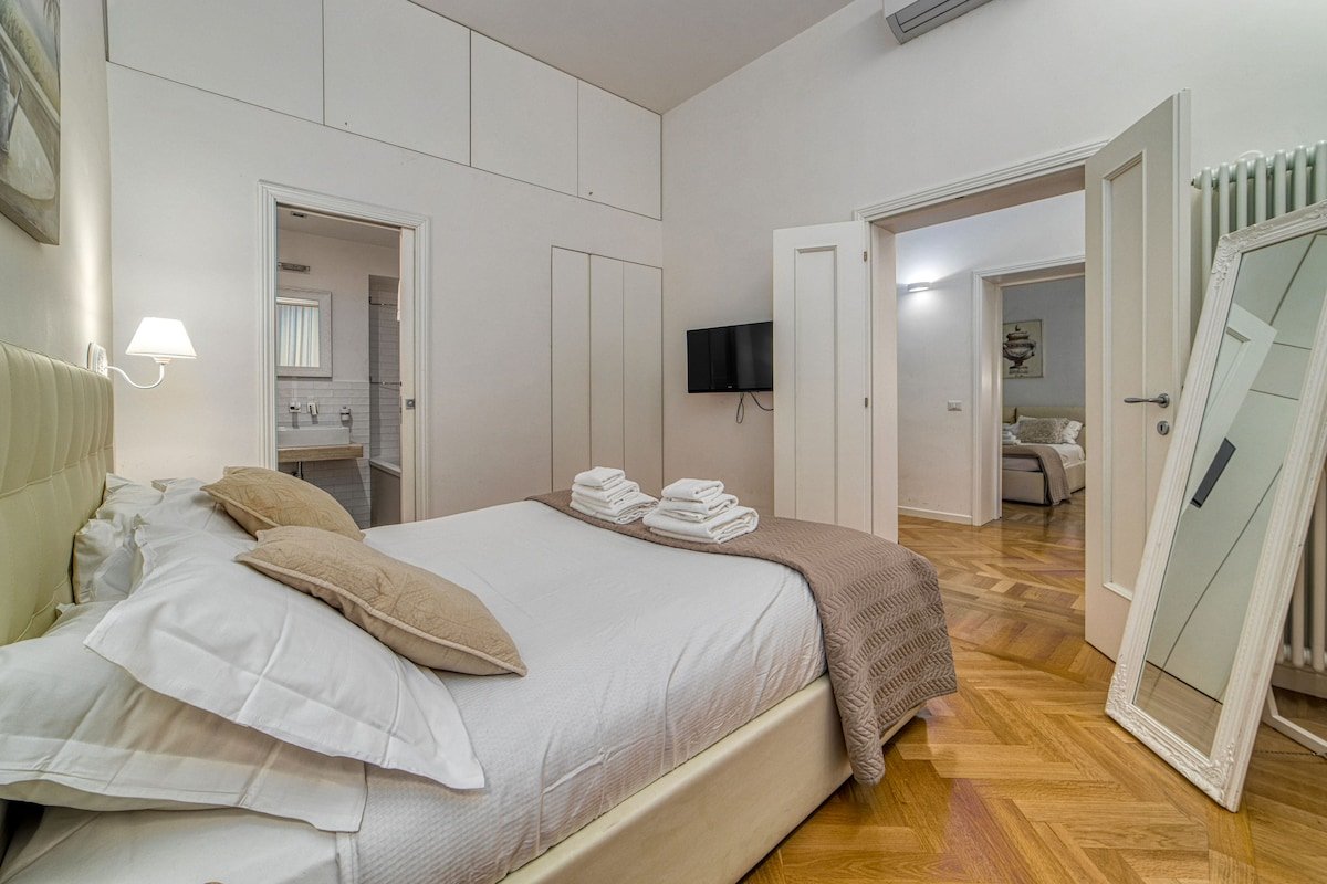 Spanish Steps Prestige Apartment – City Center gallery image 4