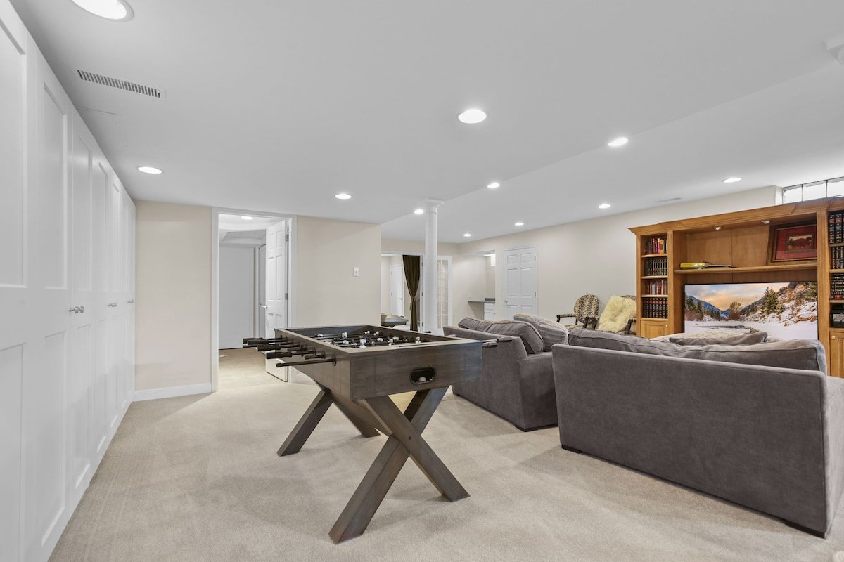 Executive Home in Edina gallery image 5