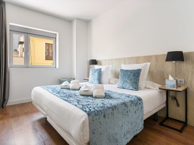 Spacious 2-bedroom apartment in Sagrada Familia