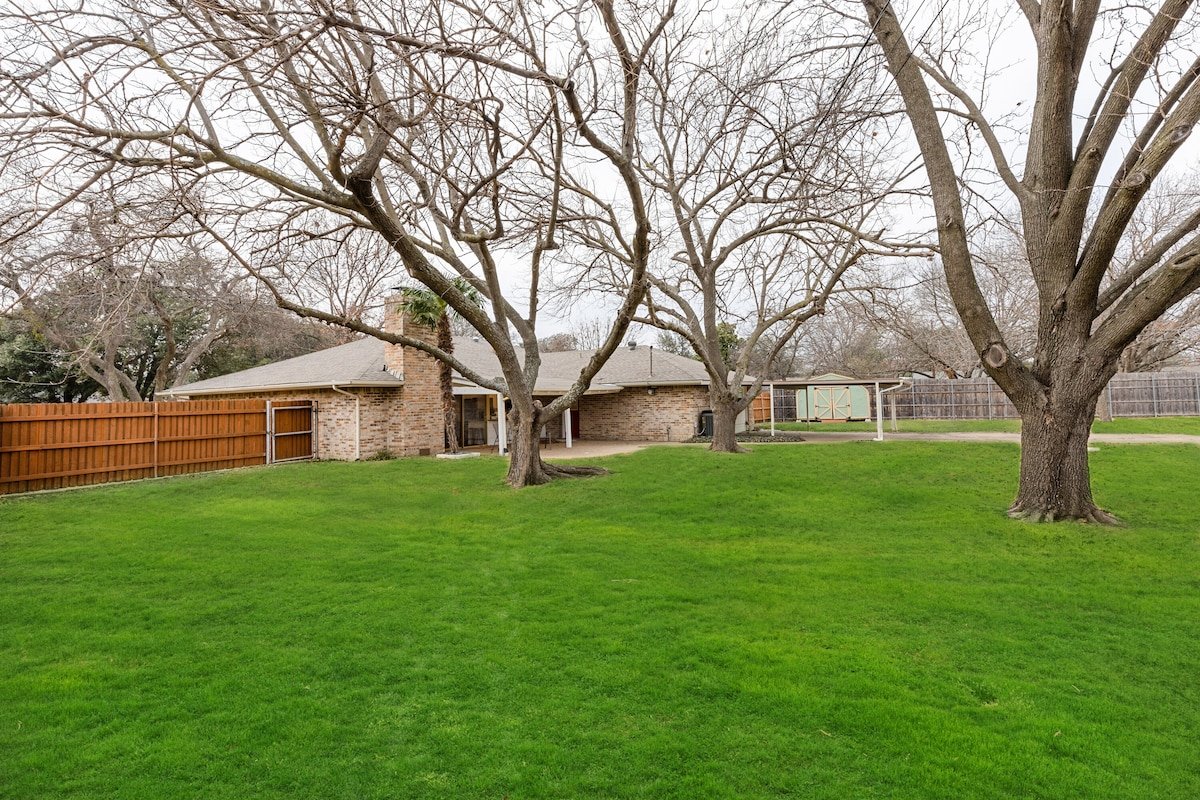 TCH – Spacious 5bd/2ba home in Dallas with Office gallery image 4