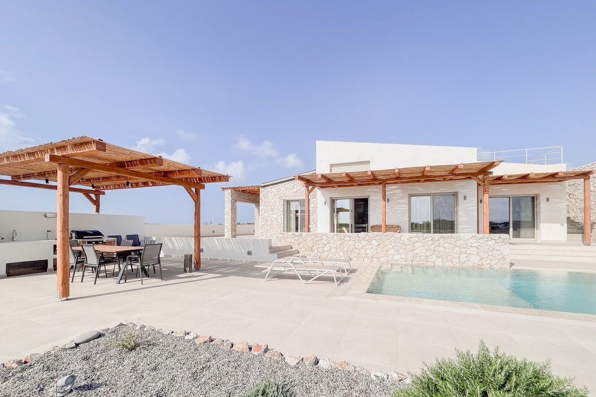 Beach House 4BR Private w/pool gallery image 2