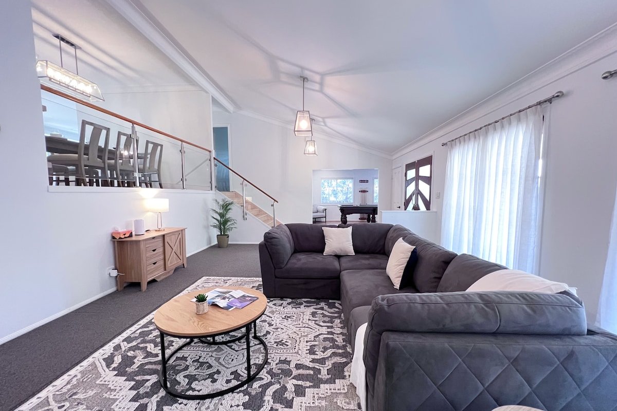 Kookaburra•HolidayOasis FamilyHome pool/AC 10kmCBD gallery image 2