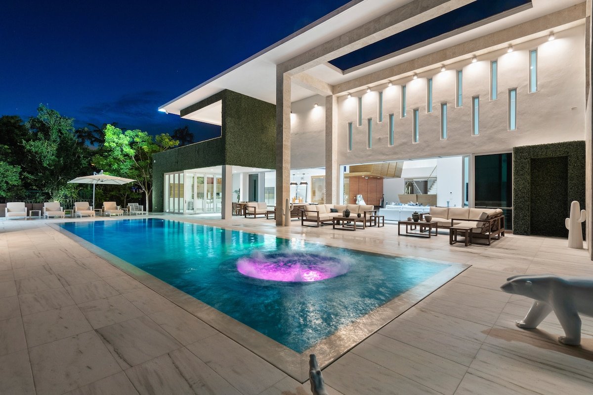 Dreamvilla in Pinecrest by Jatina Group