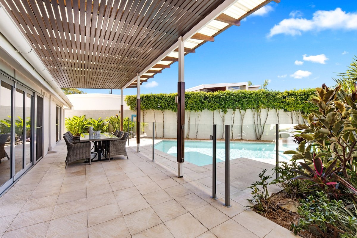 5 minute walk to Noosa Beach & Hastings Street gallery image 5