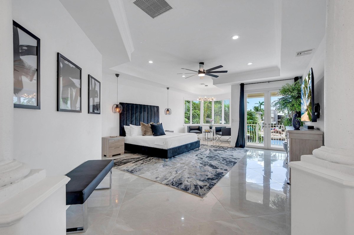 Las Olas Waterfront Villa| Heated Pool | FiestaKey gallery image 3