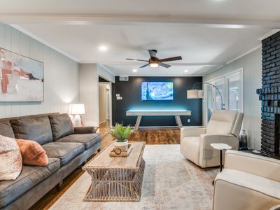 Heated Pool, Shuffleboard, Putting Green, GM RM!