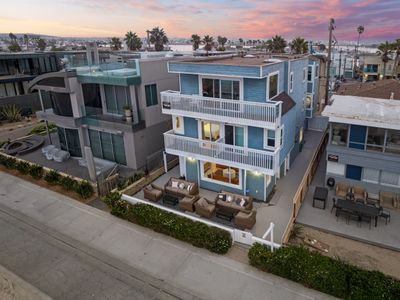 Oceanfront Charmer with A/C