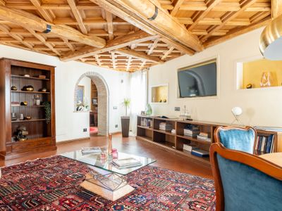 DolceVita: 5 steps to Trevi Fountain&Spain Square!