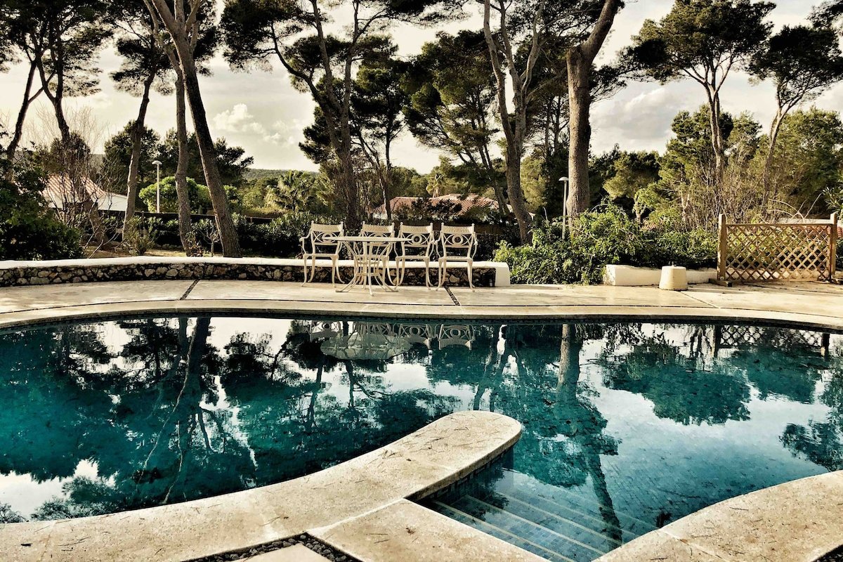 Luxury villa 6 bedrooms, pool, 2 min/beach/golf gallery image 2