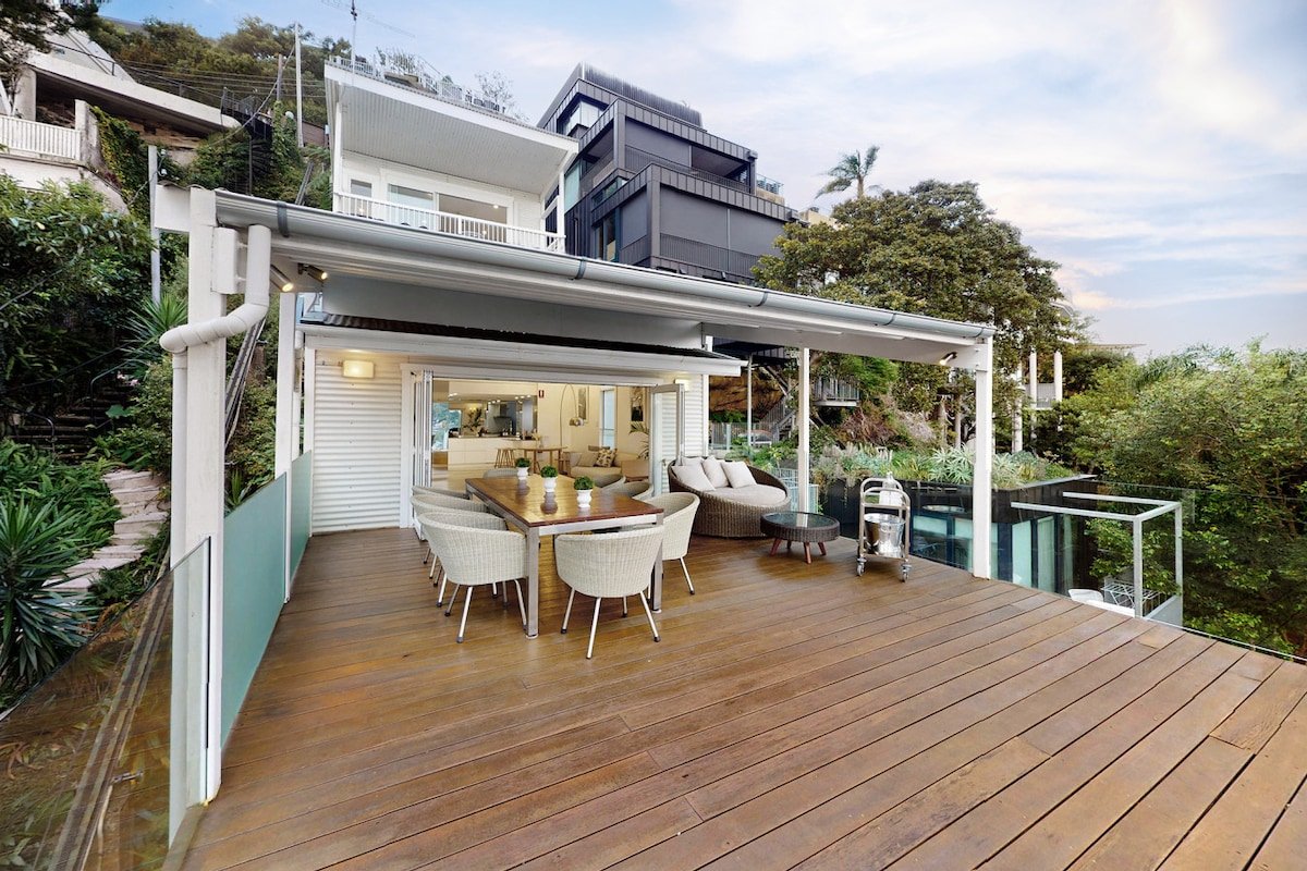 Cliff house & Grand harbour view gallery image 3