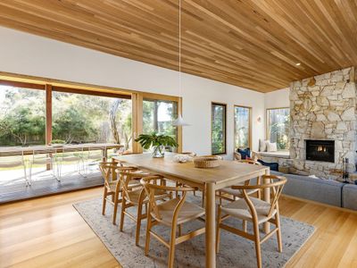 *Ivy Tyrone* -Gas heated Pool, Stunning renovation