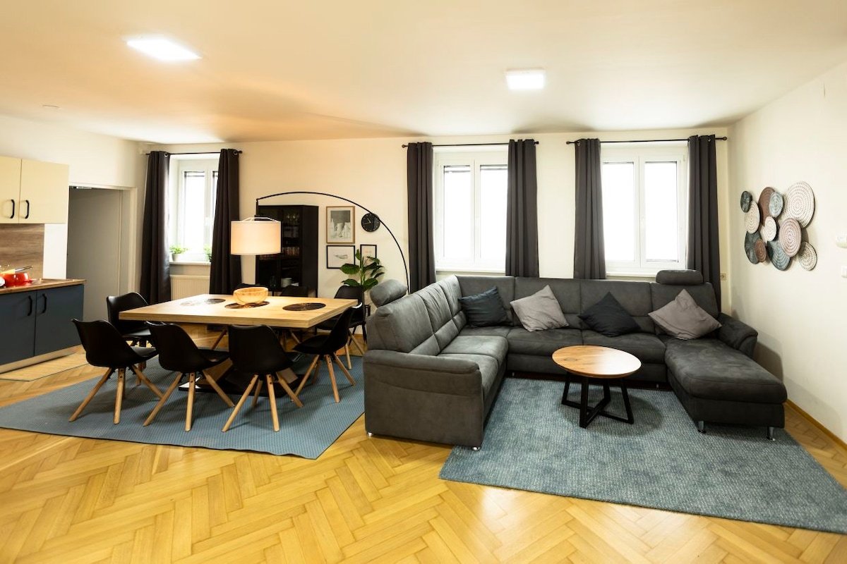 Traumhafte Wohnung &Terrasse/ Parkplatz gallery image 4