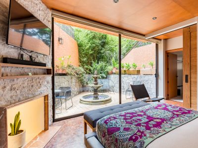 Exclusive & Private Reforma Lomas Garden Security