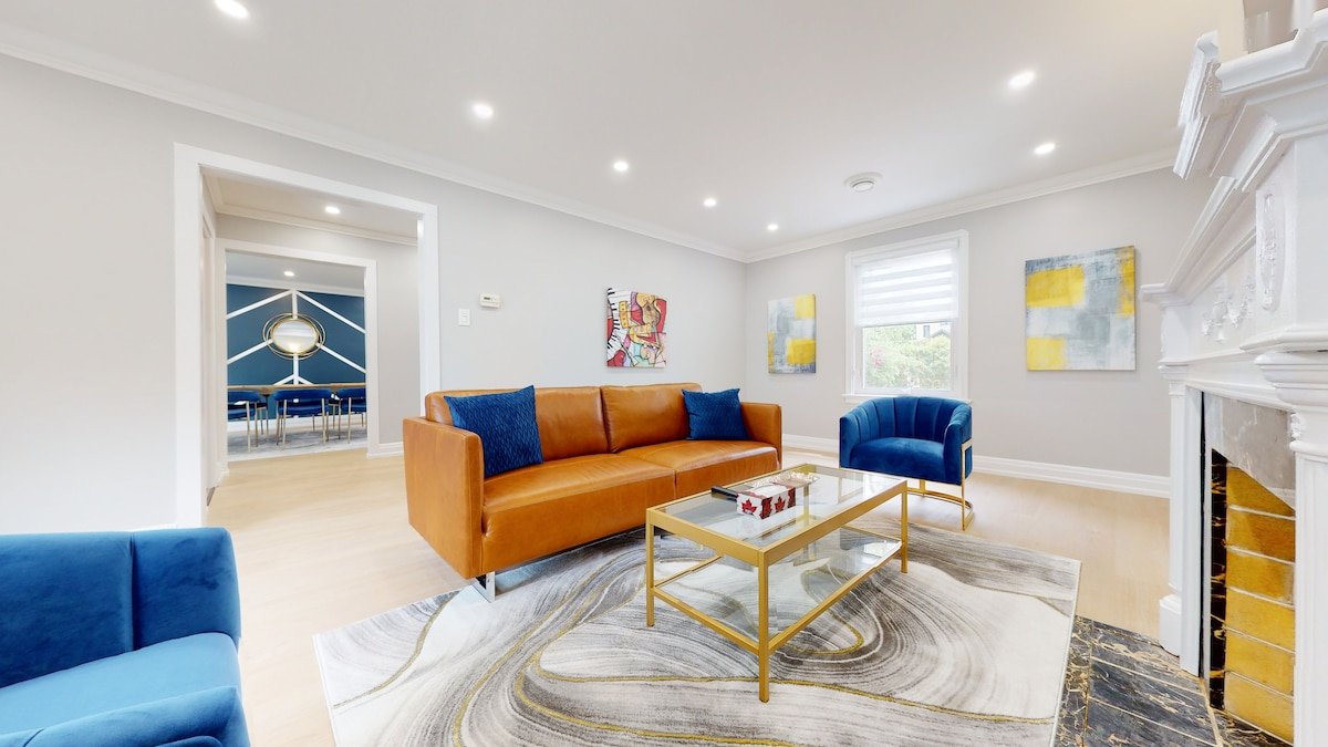 Stylish 4 Bedroom Home in AAA Location gallery image 5