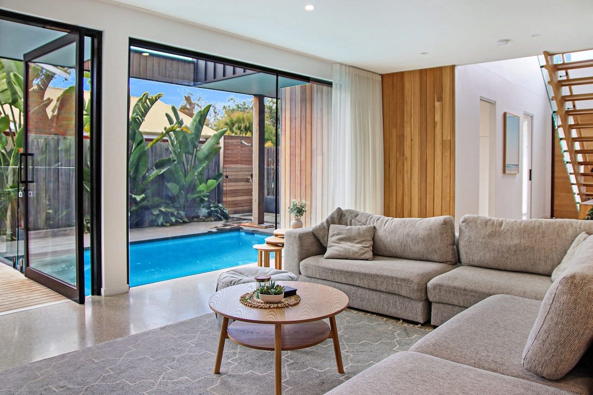 Wattlebird Escape – Heated Pool, Pizza Oven, Sleep gallery image 2