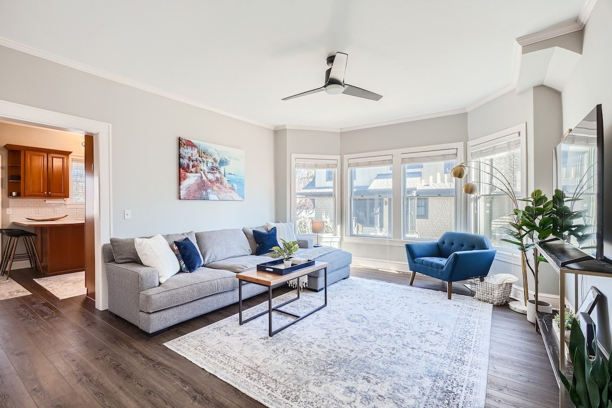 Charming Wayzata Cottage gallery image 4