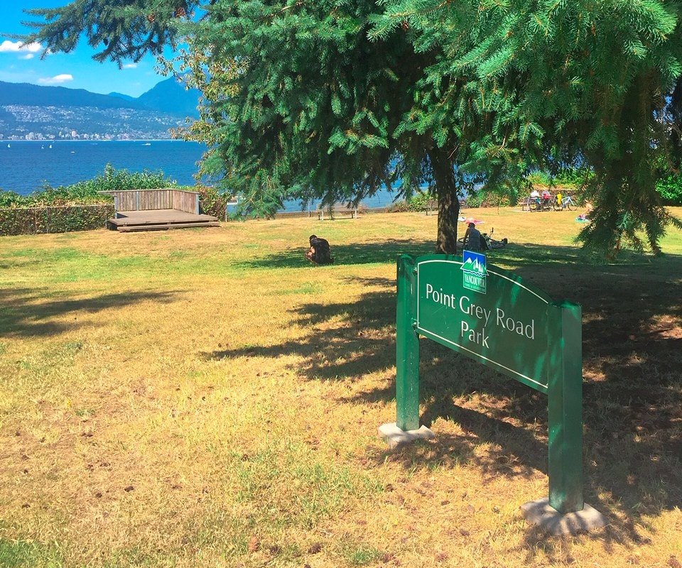 Kitsilano house steps away from Ocean gallery image 5