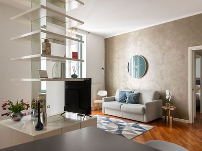 Stylish 2 Bedroom Apartment close to Duomo