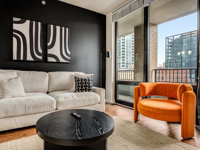 Walk Everywhere! 5 mins to Magnificent Mile, River