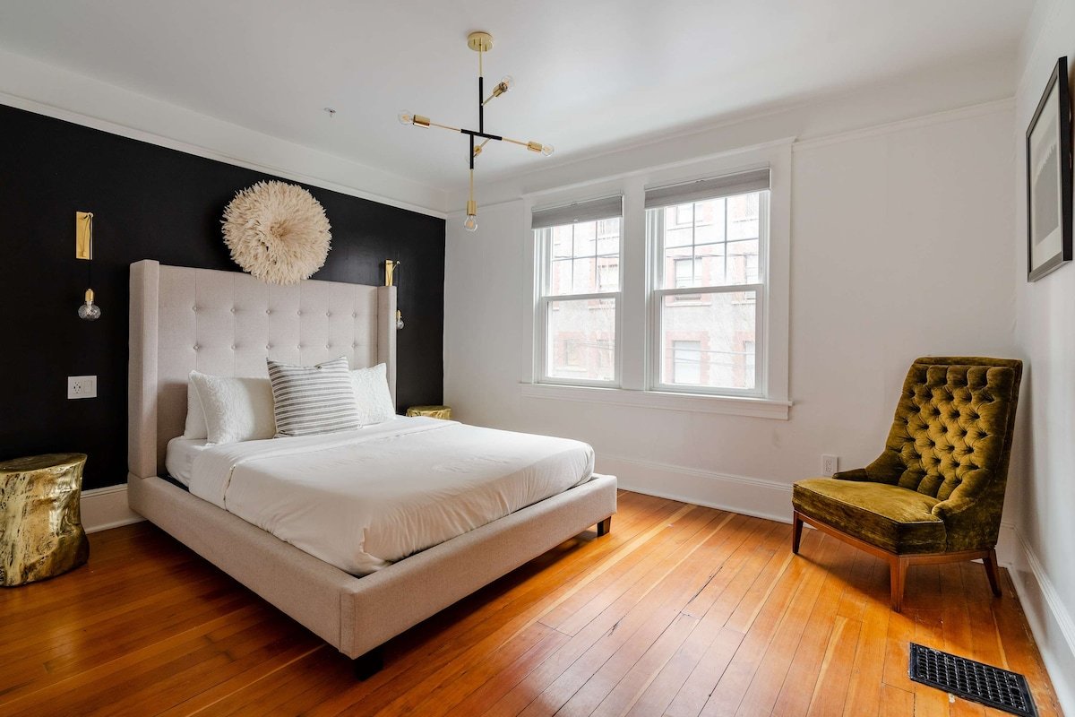 Massive 7BR – Nob Hill – NW 23rd – Sleeps 14 gallery image 5