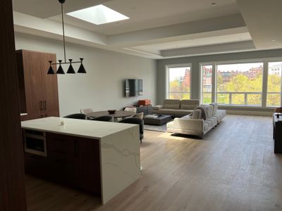 Penthouse luxury suite. Huge great room. 3 beds.