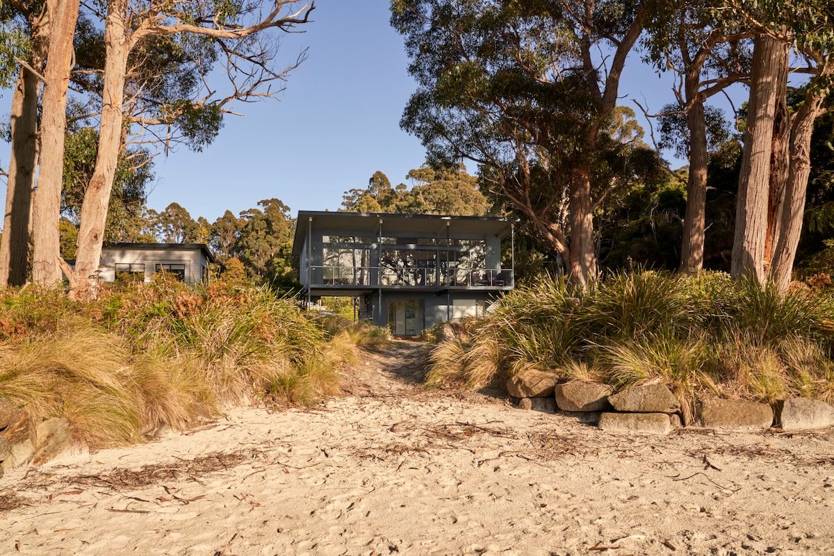 Stewarts Bay Beach House gallery image 4