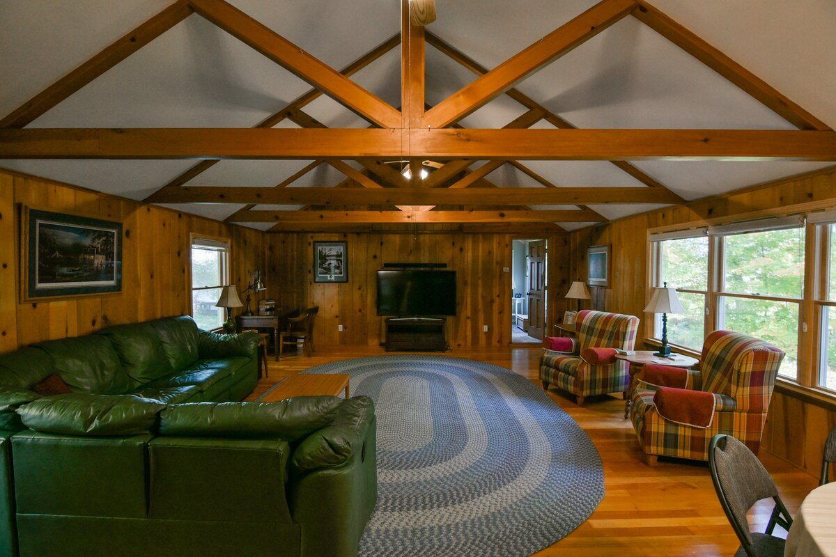 Maple House – Spacious 6 BR home for gatherings gallery image 4