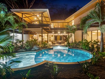 Luxury Villa-3 Mins to Beach-Fully Staffed