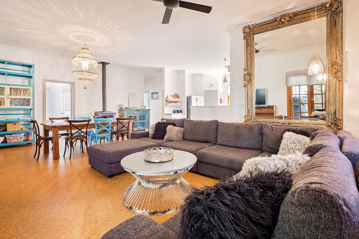 Baudin On Bay—Family Escape by the Foreshore gallery image 3