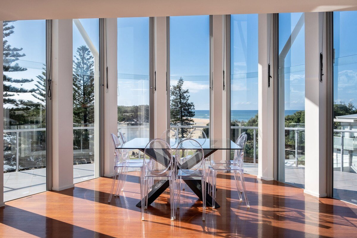 Amazing Currimundi Lakefront Ocean Penthouse gallery image 2