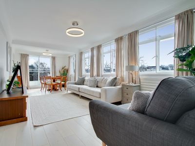 Spacious 3 Bed 3 Bath Penthouse Sloane Sq. Chelsea
