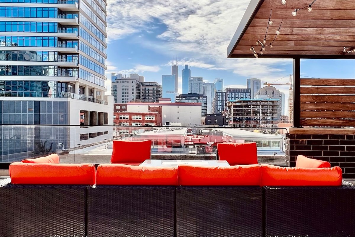 Modern 3BR with Private Rooftop & Free Parking gallery image 3