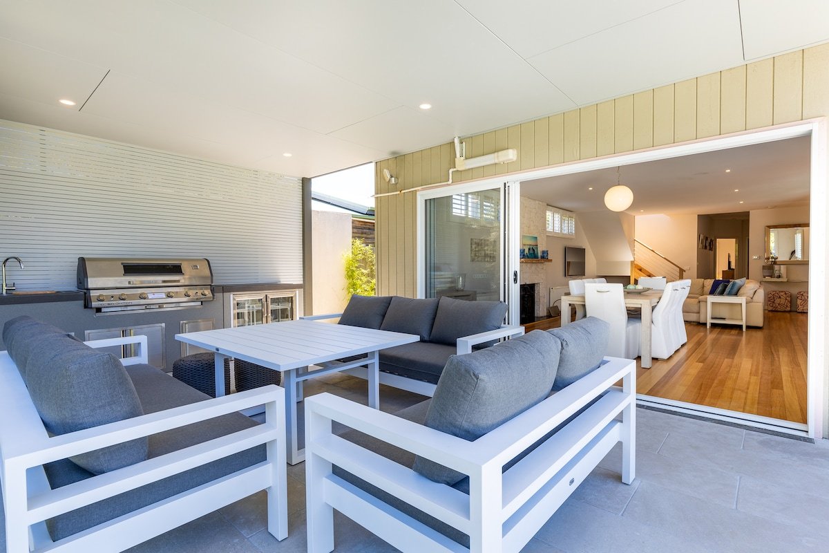 Elegant Entertainer – Chic Sorrento Retreat gallery image 4