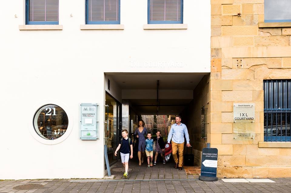 IXL 3br Penthouse with harbour views gallery image 2