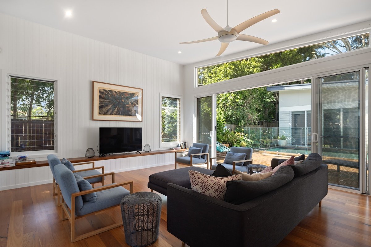 ‘Seachange’ luxurious home at Sunshine Beach gallery image 5