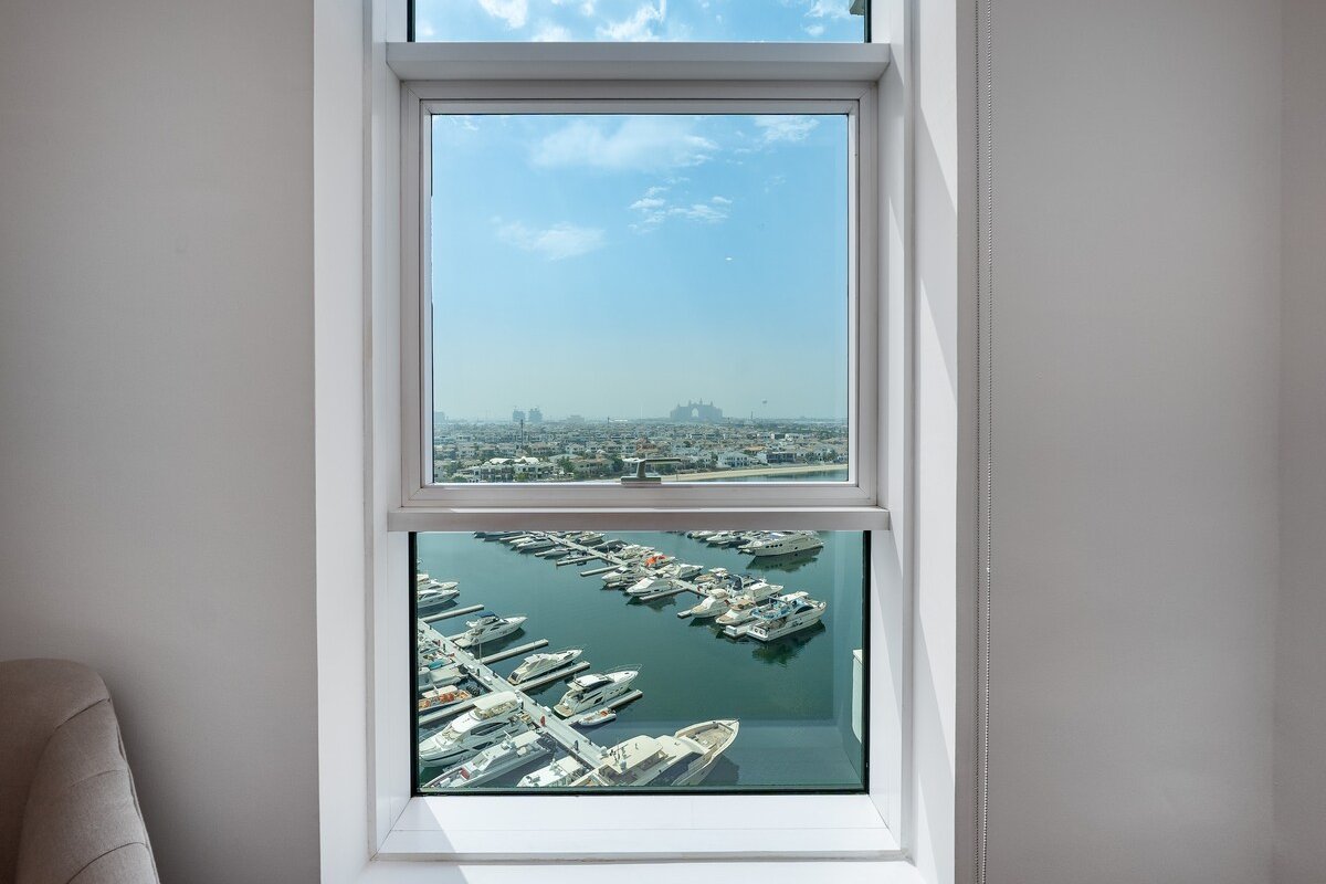 Modern & Spacious 3BR Palm Apt w/ Beach Access gallery image 5