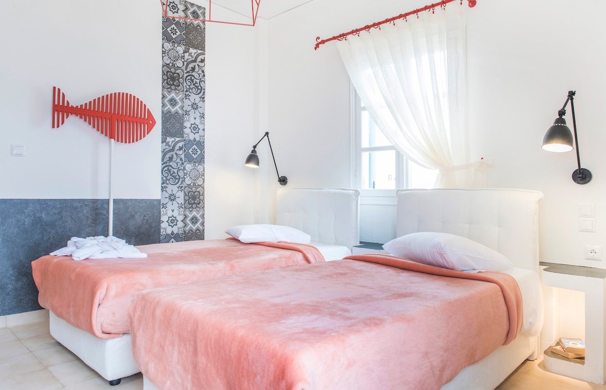 Eos Villa: Santorini villa with private pool gallery image 5