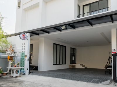 Spacious Private Villa Near Thonglor.