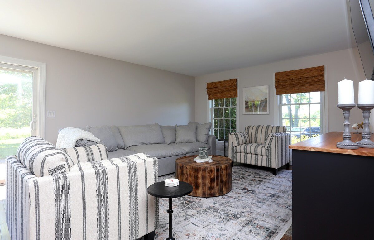 Entire 4 Bedroom Home in Middletown / Newport East gallery image 4