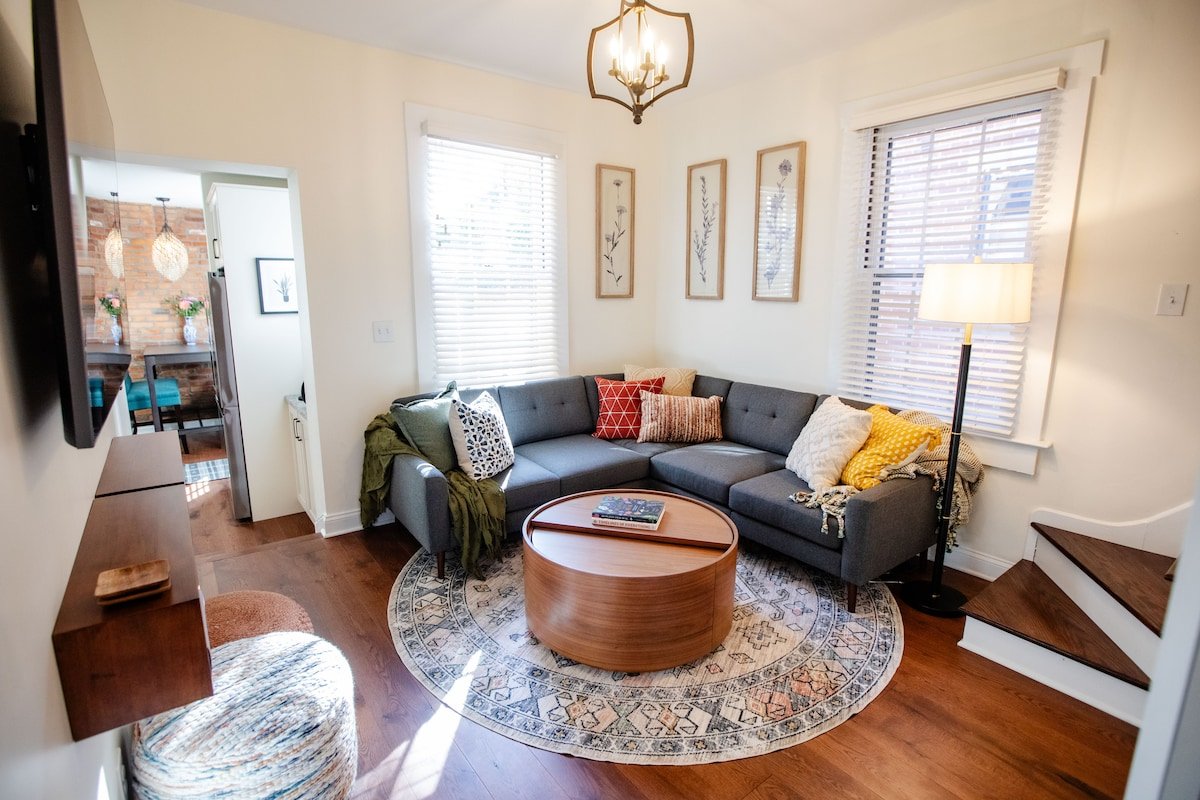 German Village Gem: Cozy Luxury & Hot Tub Haven gallery image 2