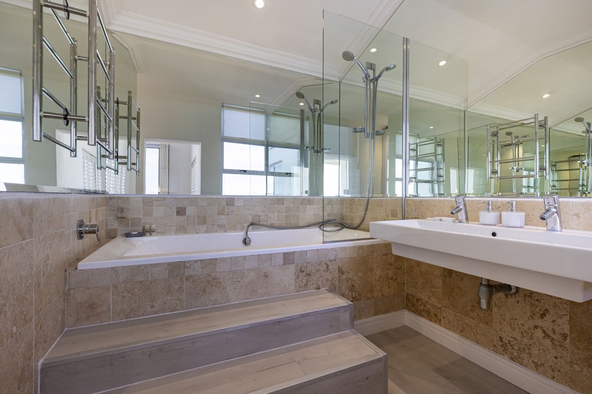 Clifton YOLO Spaces – Clifton Beachfront Magic gallery image 3