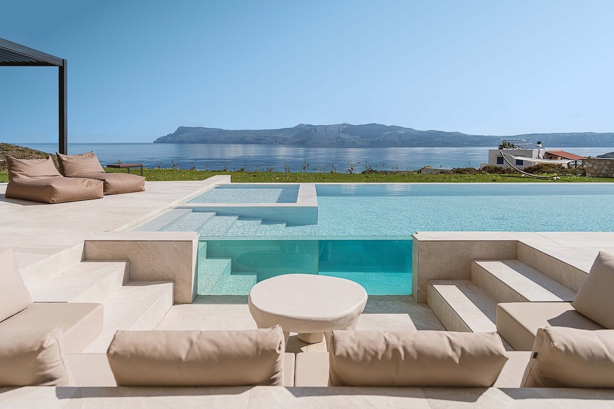 Rastoni Villa I Free* heated pool & panoramic view gallery image 5